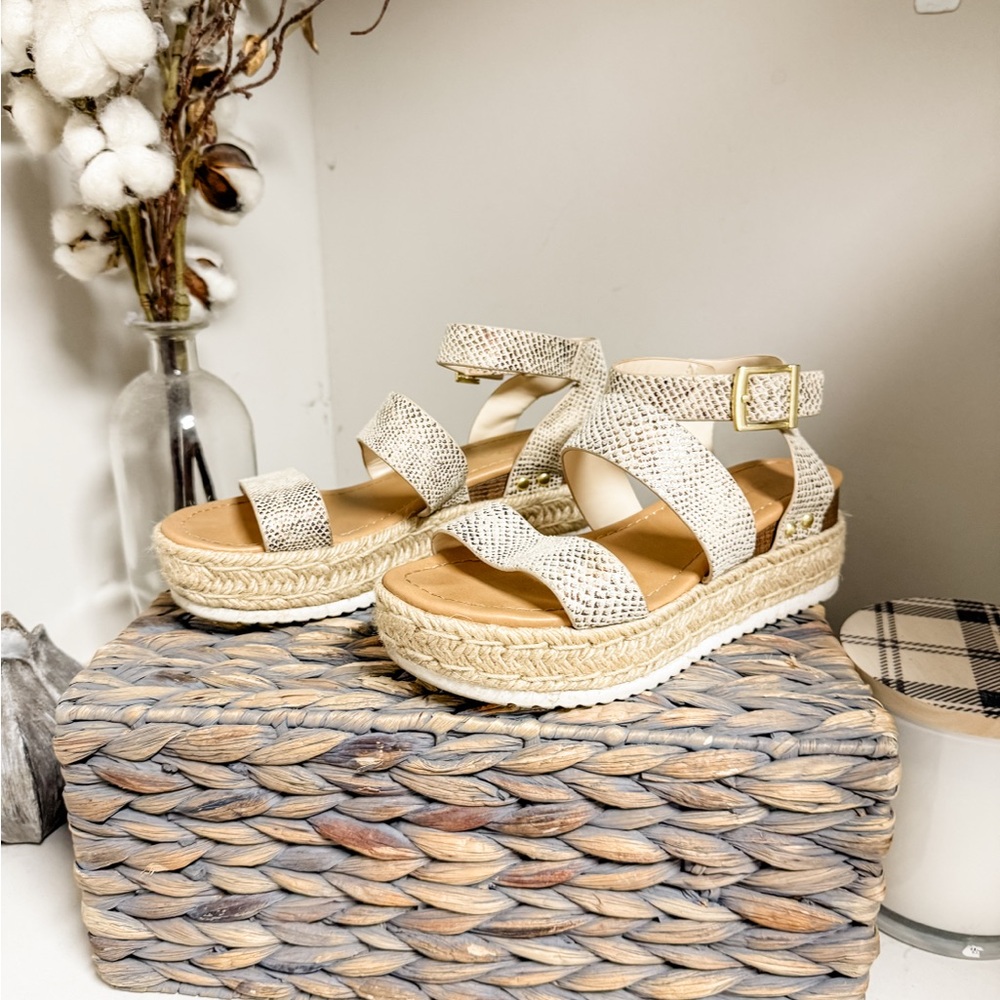 Soda Snake Print Cream and Gray Espadrilles Platform Sandals Size 6.5
